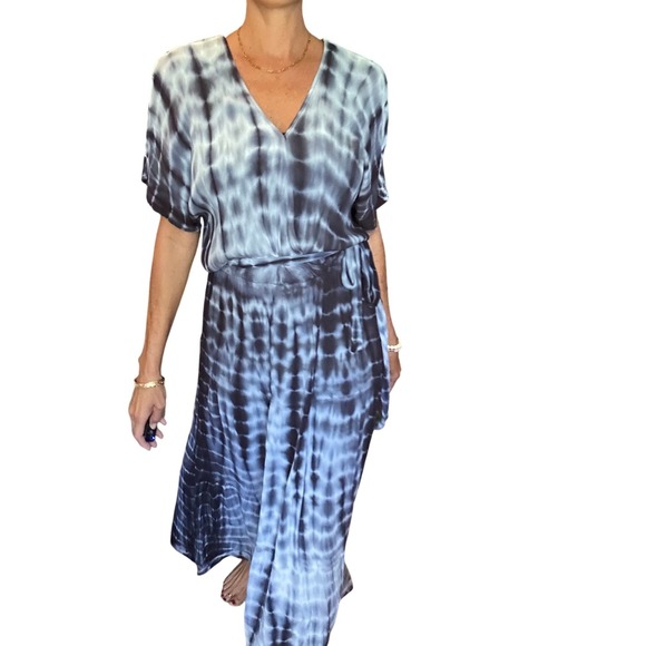 Knox Rose Dresses & Skirts - Knox Rose Rayon Blue White Tie Dye V-Neck Maxi Dress Short Sleeve Boho Belted